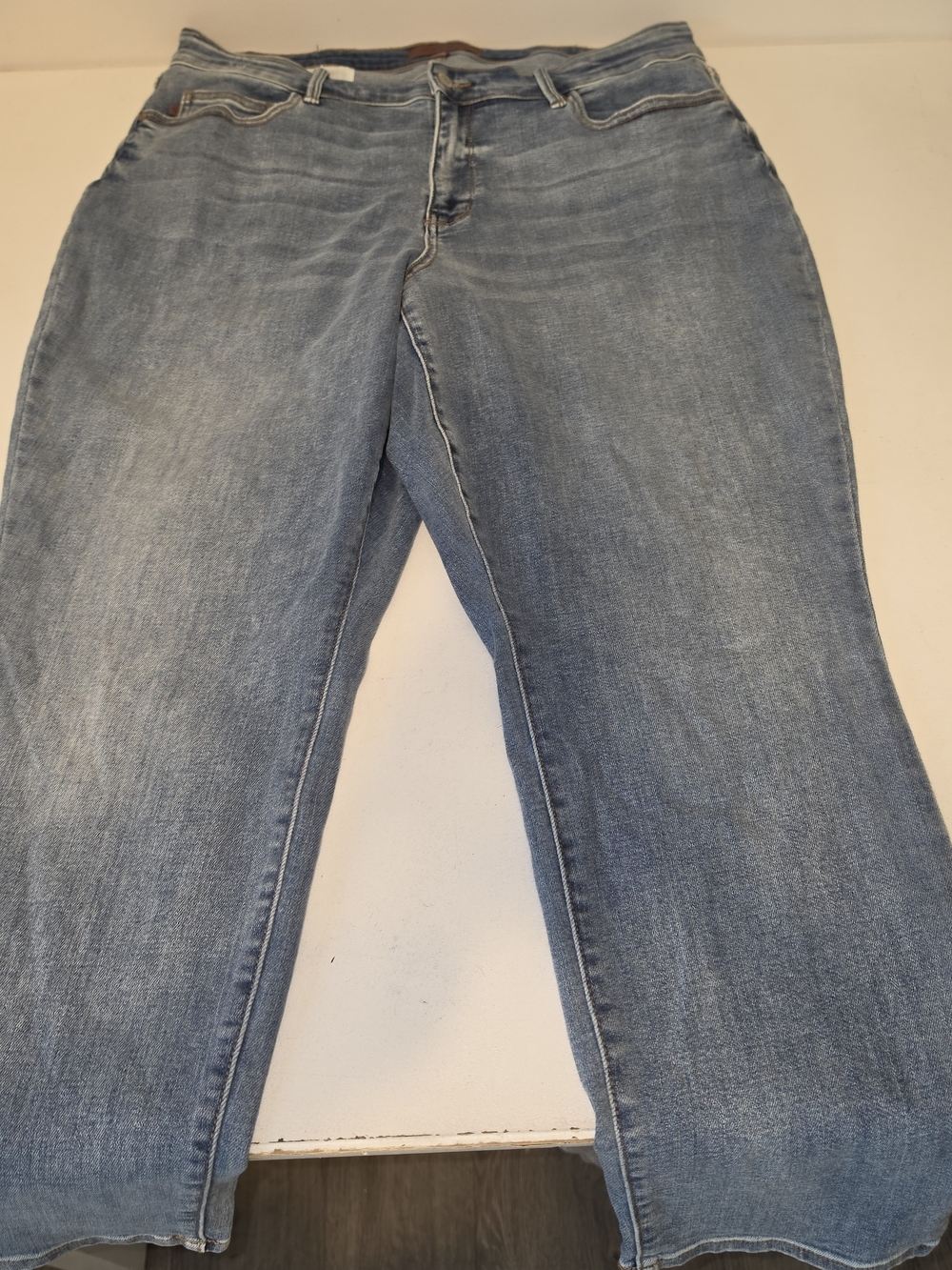 Judy Blue Light Wash Skinny Jeans